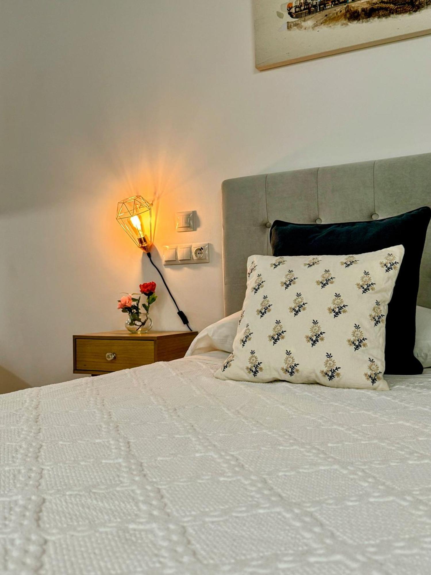 Loft Centre Santander Apartment ภายนอก รูปภาพ